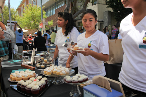 La Luna Cupcakes offered bite sized sweets for fair goers. jpg