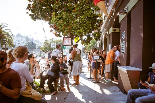 The line for BiRite Creamery. Photo by Irvin Lin of Eat the Love. | www.eatthelove.com