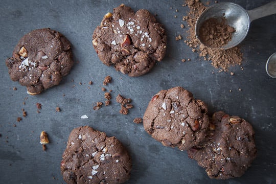 Gluten Free Chocolate Cookies by Irvin Lin of Eat the Love | www.eatthelove.com | #glutenfree #cookies #chocolate