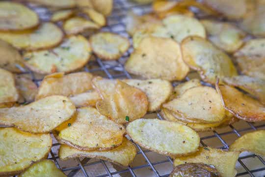 Homemade potato chips. Photo and recipe by Irvin Lin of Eat the Love. www.eatthelove.com