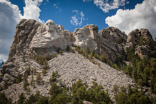 Mount Rushmore National Monument. Photo by Irvin Lin of Eat the Love. | www.eatthelove.com