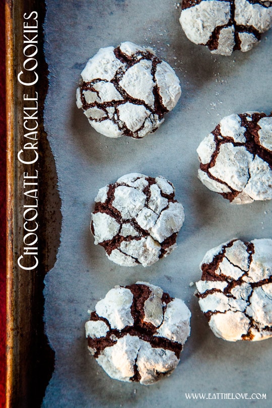 Chocolate Crinkle Cookies & 100 of the best cookie recipes for Christmas | PasstheSushi.com