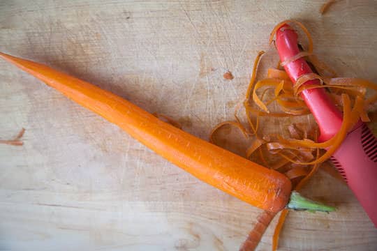 How to Peel a Carrot. Photo and technique by Irvin Lin of Eat the Love. www.eatthelove.com