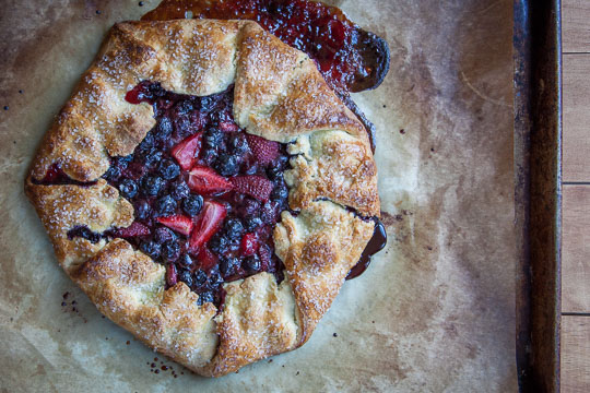 Summer berry tart with blueberries, strawberries and a crisp corn crust! Photo and recipe by Irvin Lin of Eat the Love.