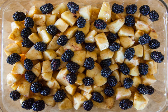 Sprinkle the blackberries over the apple filling. Photo by Irvin Lin of Eat the Love.