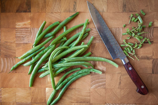 Cut off the tips of the green beans. Photo and recipe by Irvin Lin of Eat the Love.