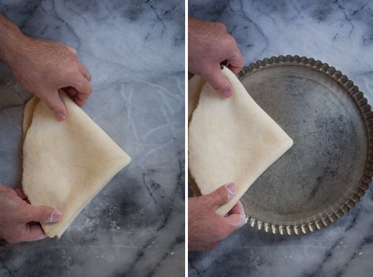 Fit the dough into the tart pan.