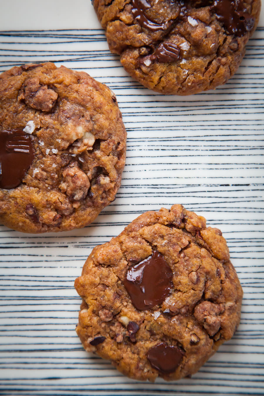 Pumpkin Chocolate Chip Cookies with Pumpkin Spice Streusel! Recipe by Irvin Lin of Eat the Love.