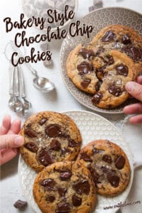 These chewy and thick bakery style chocolate chip cookies are easy to make! Recipe on Eat the Love #chocolatechipcookie #Chocolate #cookie #chip #bakery