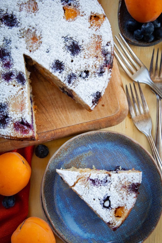 Apricot Cake Recipe with Blueberries